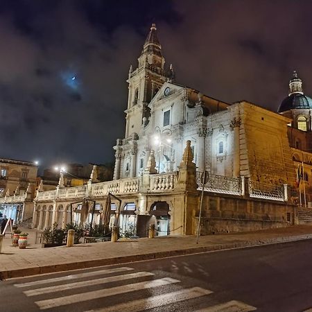 ラグーザ La Carraia Bed & Breakfast エクステリア 写真