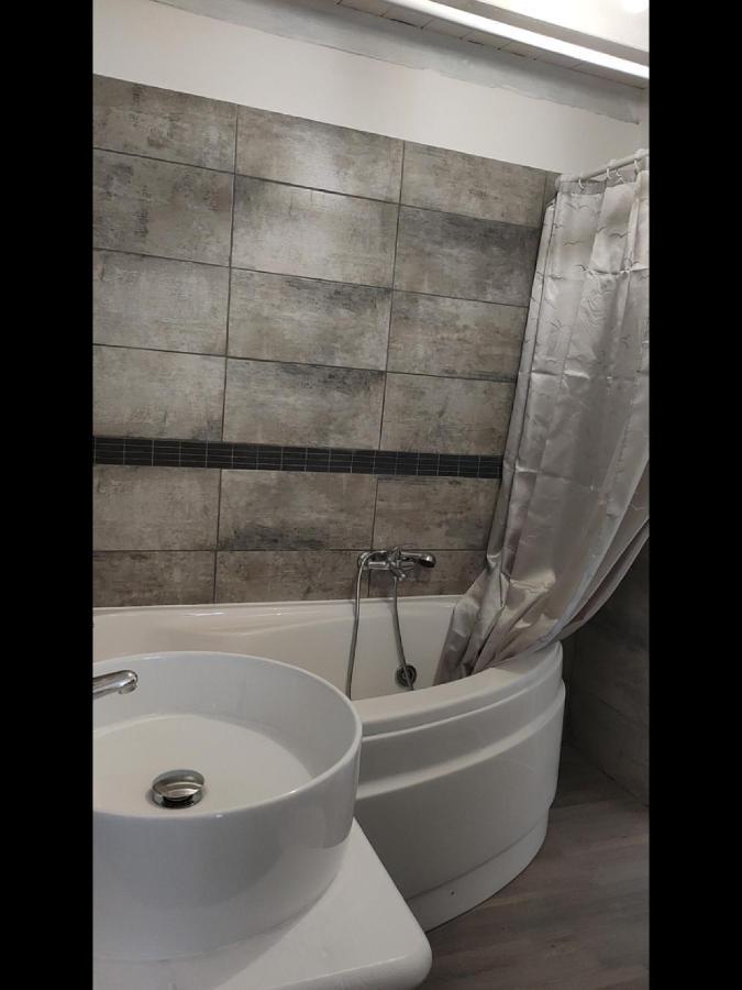 ラグーザ La Carraia Bed & Breakfast エクステリア 写真